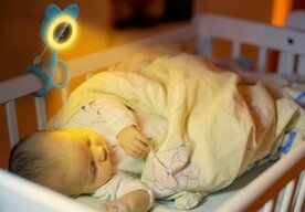 Photo EVOLVEO predstavuje Baby Monitor N35: Video pestúnka s RGB osvetlením a inteligentným režimom VOX pre maximálny pokoj rodičov