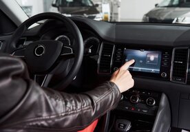 Photo Návrat tlačidiel: prečo dotykové displeje v autách prehrávajú boj o bezpečnosť