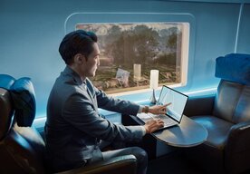 Photo ASUS spustil predobjednávky na ultraľahký firemný AI notebook  ExpertBook Ultra