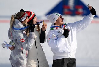Photo Samsung predstavuje exkluzívny Galaxy Z Flip7 Olympic Edition. Bude sprevádzať športovcov celou olympiádou 2026