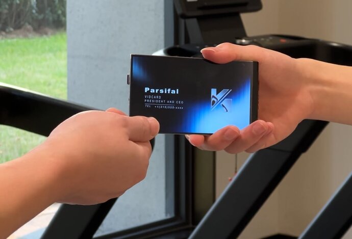Photo VidCard: Digitálna vizitka s displejom chce pochovať papierovú klasiku