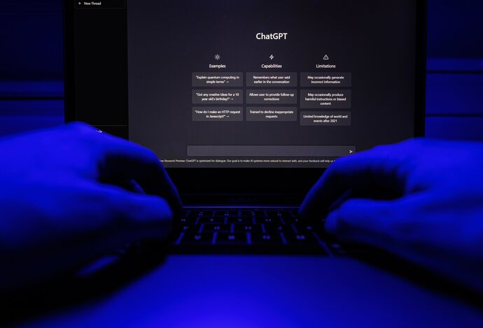 Photo Koniec bezplatnej jazdy: ChatGPT prináša reklamy a nové predplatné