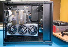 Photo ASUS Prime AP303 / PC skriňa s netradičným  vnútorným usporiadaním