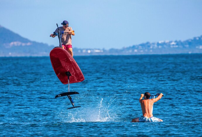Photo Najvýkonnejší elektrický hydrofoil dosahuje rýchlosť viac ako 60 km/h
