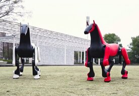 Photo Čína uviedla bionického robotického koňa pre náročné priemyselné misie