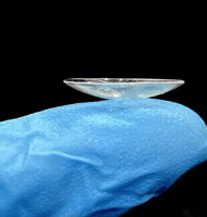 Photo Inteligentná kontaktná šošovka sama dávkuje liek proti glaukómu  