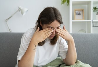 Photo Pocit piesku v očiach? Takto zmiernite pálenie, suchosť a podráždenie počas dňa