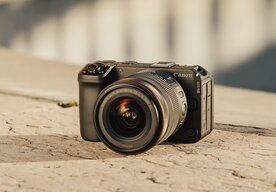Photo Canon prichádza s inovatívnym plnoformátovým fotoaparátom EOS R6 V a dopĺňa rad objektívov RF o novinku RF 20-50mm F4L IS USM PZ
