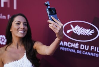 Photo HONOR Robot Phone šokoval filmové Cannes. Do obchodov dorazí už tento rok