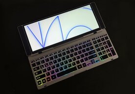Photo Nie je to notebook, ale prenosná klávesnica so zabudovaným displejom 