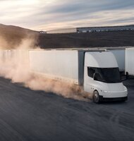 Photo Konečne prichádza Tesla Semi a zmení ekonomiku a dizajn nákladnej dopravy