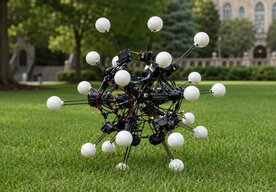 Photo Robot s 20 nohami pokračuje v pohybe aj pri poškodení