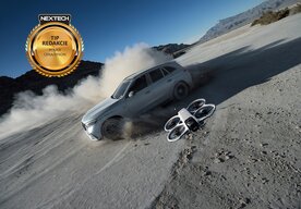 Photo DJI Avata 360 / Natáčajte 360° video zhora