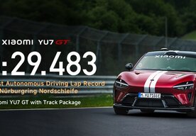 Photo Elektromobil Xiaomi vo svetovej premiére odjazdil s autonómnym riadením prvé oficiálne kolo na trati Nürburgring Nordschleife 