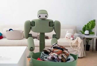 Photo Tento robot vám uprace rozhádzané hračky a šatstvo, operie aj ustelie postele