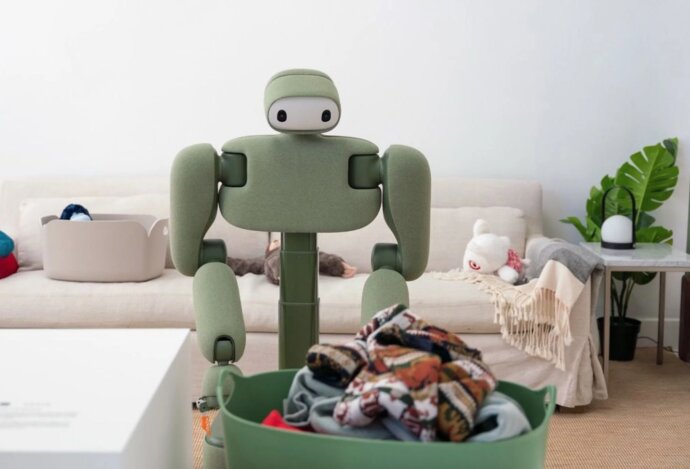 Photo Tento robot vám uprace rozhádzané hračky a šatstvo, operie aj ustelie postele