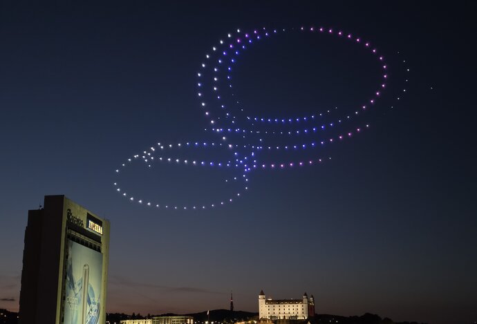Photo Samsung rozsvieti oblohu nad Bratislavou: Veľkolepá dronová show pripraví mesto na veľké odhalenie
