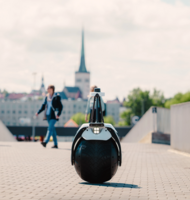 Photo Inovatívny robot stráži priemyselné objekty a stačí mu na to iba jedno koleso 