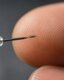 Photo Miniatúrny bezdrôtový implantát uľavuje od chronickej bolesti bez nutnosti operácie