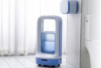 Photo Autonómny robotický čistič umýva WC okamžite, keď je to potrebné