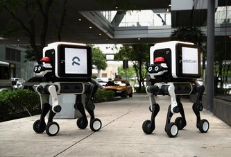 Photo Donáškový robot, ktorého nezastaví ani obrubník či schodisko