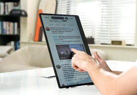 Photo Veľký externý dotykový displej k smartfónu nepotrebuje žiadne káble