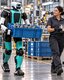 Photo Humanoidný robot Digit 5 už môže pracovať vo farbrike spolu s ľuďmi aj bez ochranných bariér  