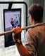 Photo Prenosná domáca smart posilňovňa nahrádza železné závažia digitálnym odporom