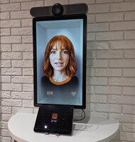 Photo Orange na vlne inovácií: do predajní prichádza AI avatarka ORI