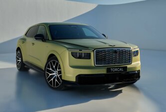 Photo Bentley vstupuje do elektrickej éry s luxusným SUV s výkonom 653 kW a aktívne riadeným podvozkom