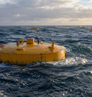 Photo Farmy inteligentných bójí dokážu využiť až 90 % energie oceánskych vĺn