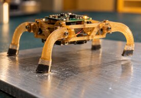 Photo Inovatívna robotická koža získava energiu na pohyb priamo z kovovej podlahy