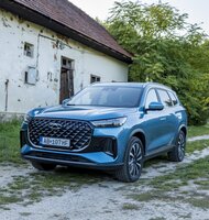 Photo Chery Tiggo 8 PHEV / Veľa miesta a komfortné vozenie