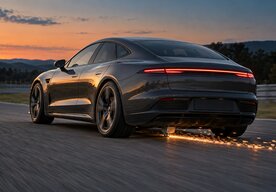 Photo Šialený patent od Audi plánuje do elektromobilov vrátiť vôňu smogu, iskry z bŕzd a vibrácie motora