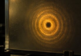 Photo Experiment potvrdil, že tma sa dokáže pohybovať rýchlejšie ako svetlo bez porušenia teórie relativity