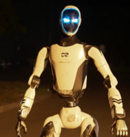 Photo Nový robotický osobný strážca ovláda kung-fu, nadvihne auto a odstraší útočníka