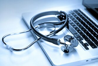 Photo Lekári pri diagnostike čoraz častejšie používajú bezplatný AI nástroj, ktorý zarába na reklamách